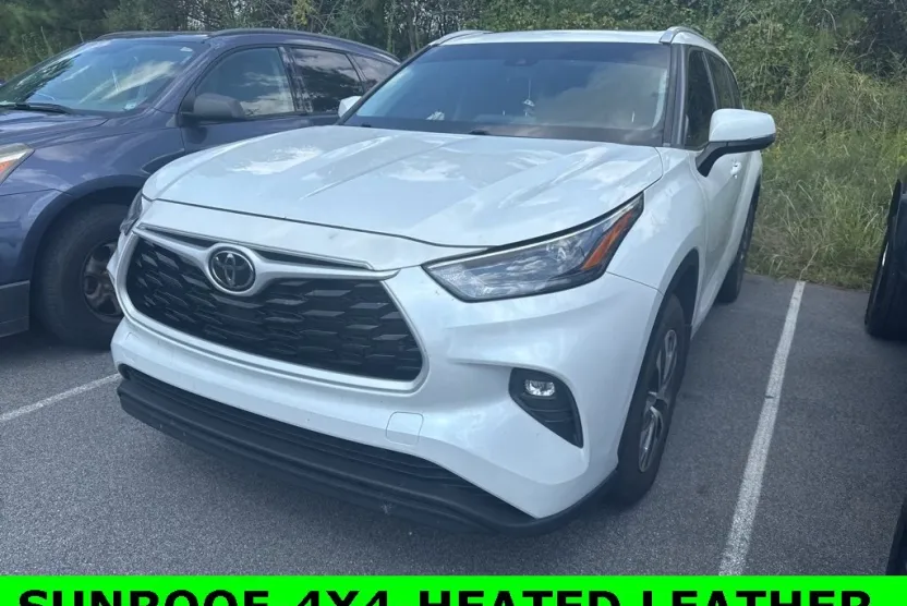 2022 Toyota Highlander XLE photo 1