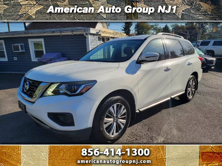 2017 Nissan Pathfinder 4x4 S photo 1