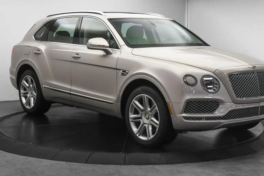 2021 Bentley Bentayga V8 photo 1