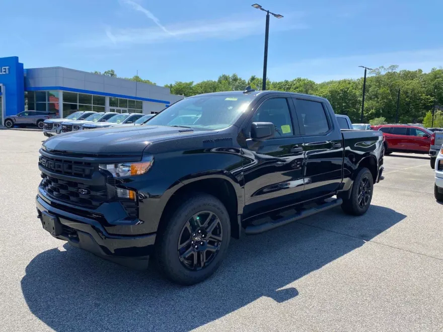 2025 Chevrolet Silverado 1500 Custom photo 1