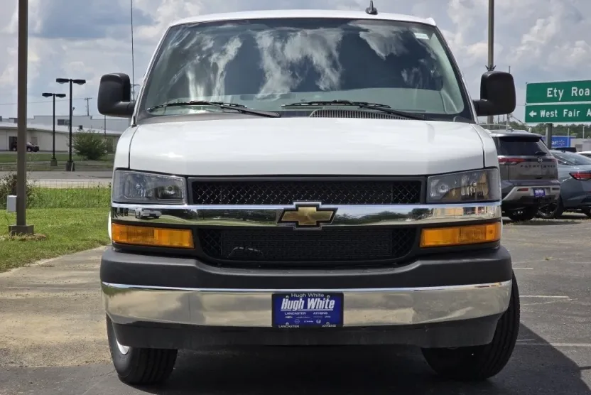 2025 Chevrolet Express Cargo Van photo 1