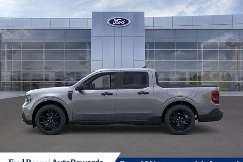 2025 Ford Maverick XLT photo 1