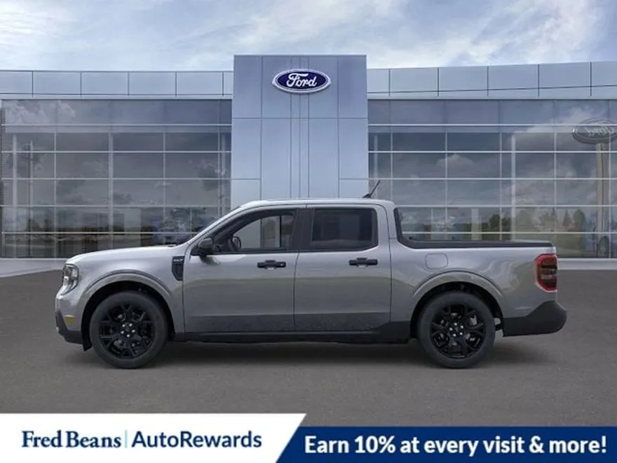 2025 Ford Maverick XLT photo 1