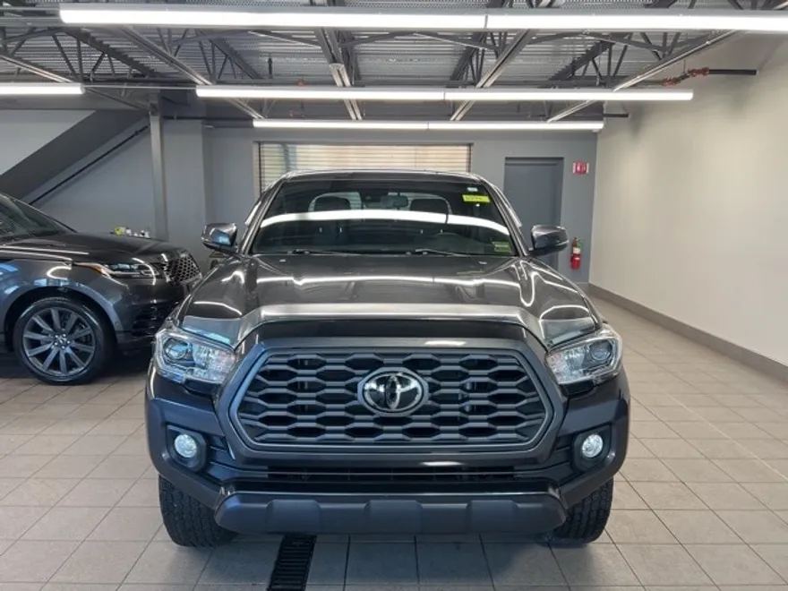 2021 Toyota Tacoma TRD Off-Road photo 1