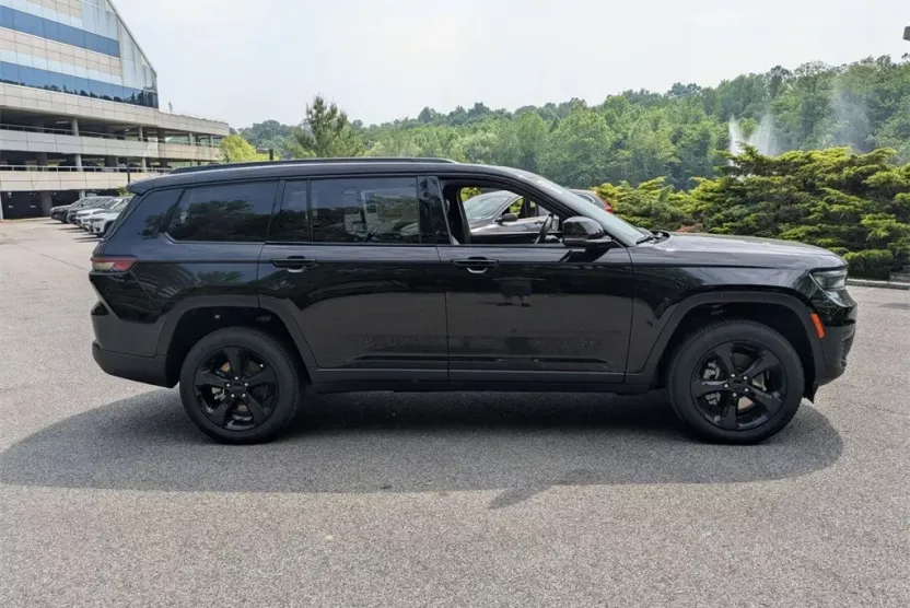 2025 Jeep Grand Cherokee Altitude X photo 1