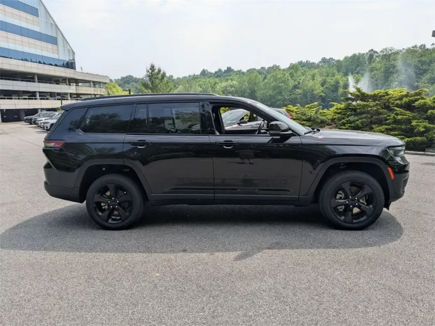 2025 Jeep Grand Cherokee Altitude X photo 1