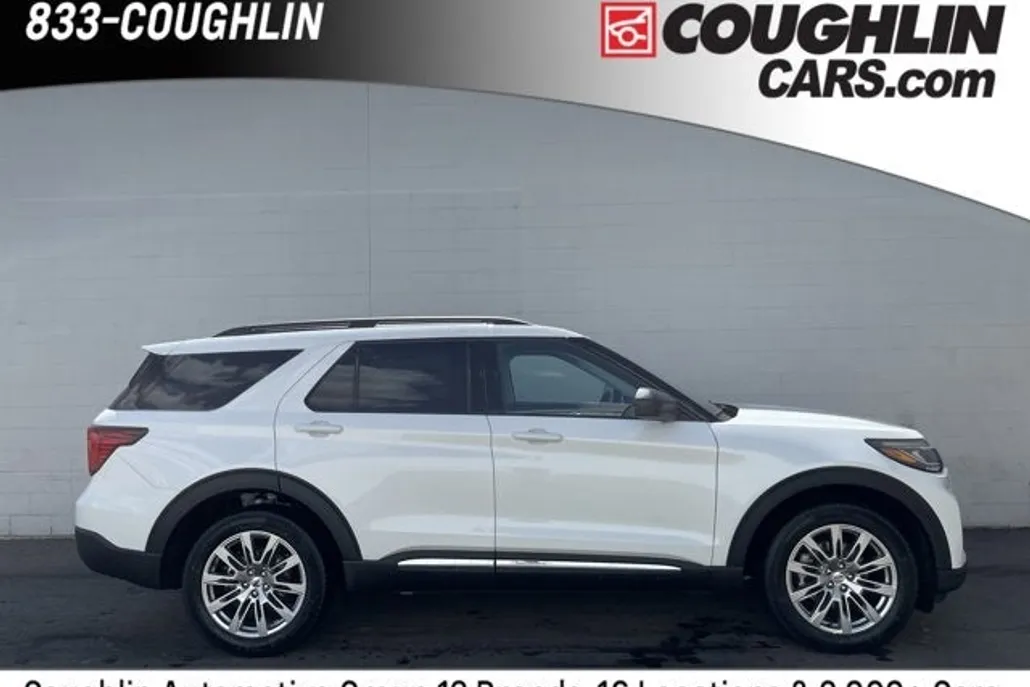 2025 Ford Explorer photo 1
