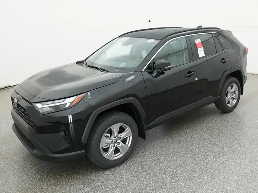 2025 Toyota RAV4 XLE photo 1