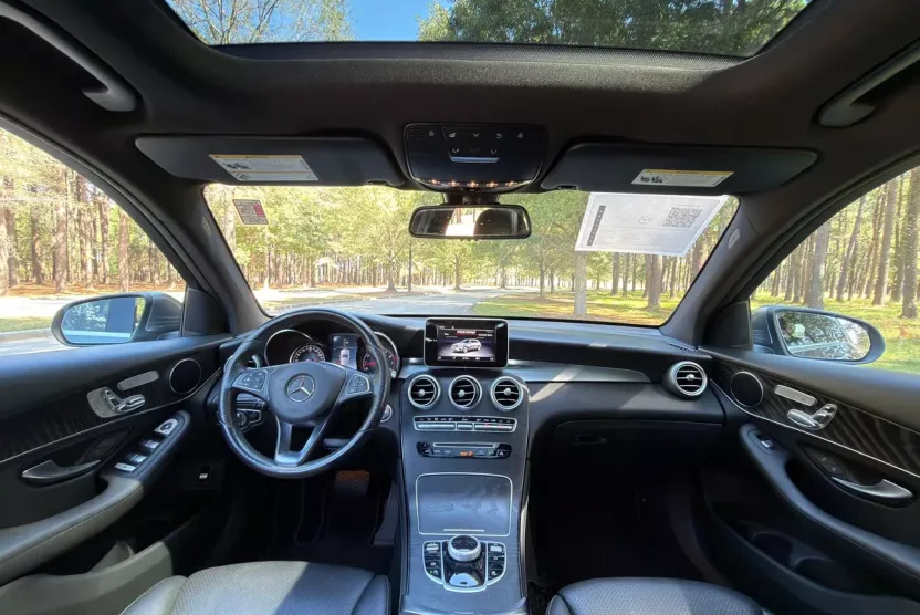2018 Mercedes Benz GLC 300 photo 1