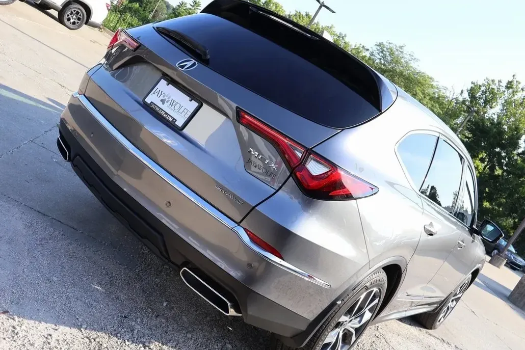 2022 Acura MDX Technology photo 1