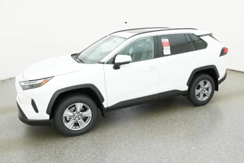 2025 Toyota RAV4 XLE photo 1