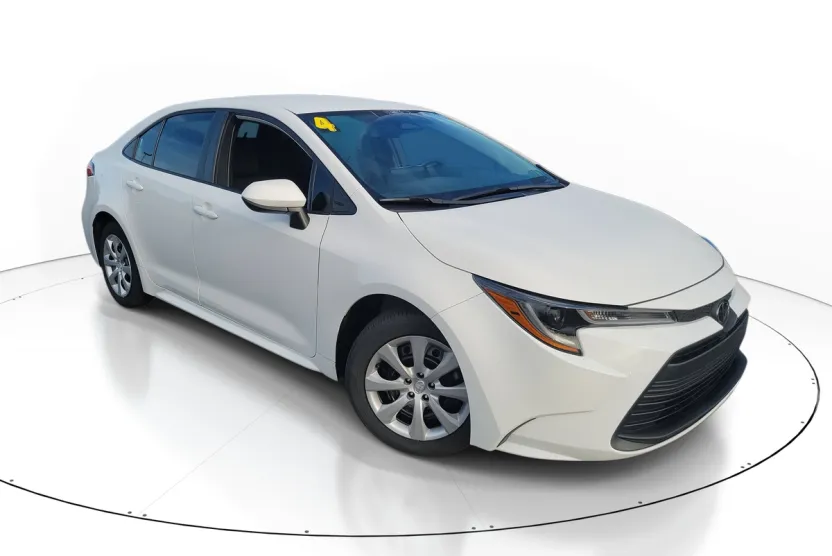 2024 Toyota Corolla LE photo 1