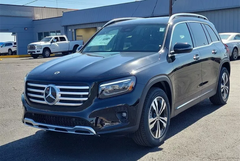 2025 Mercedes Benz GLB 250 photo 1