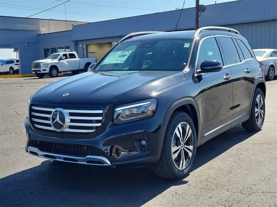 2025 Mercedes Benz GLB 250 photo 1