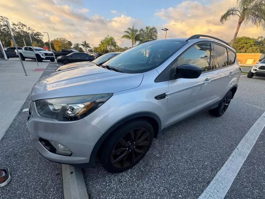 2017 Ford Escape SE photo 1