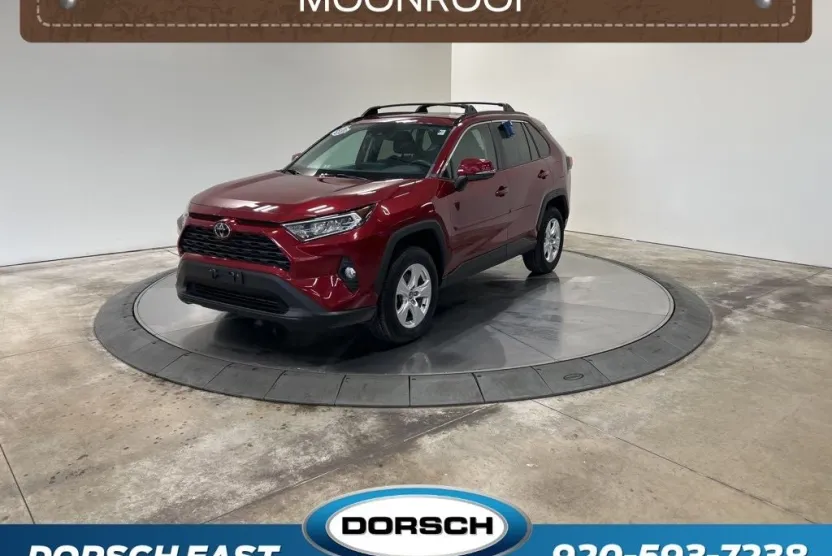 2021 Toyota RAV4 XLE photo 1
