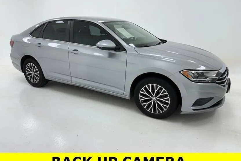 2021 Volkswagen Jetta R-Line photo 1
