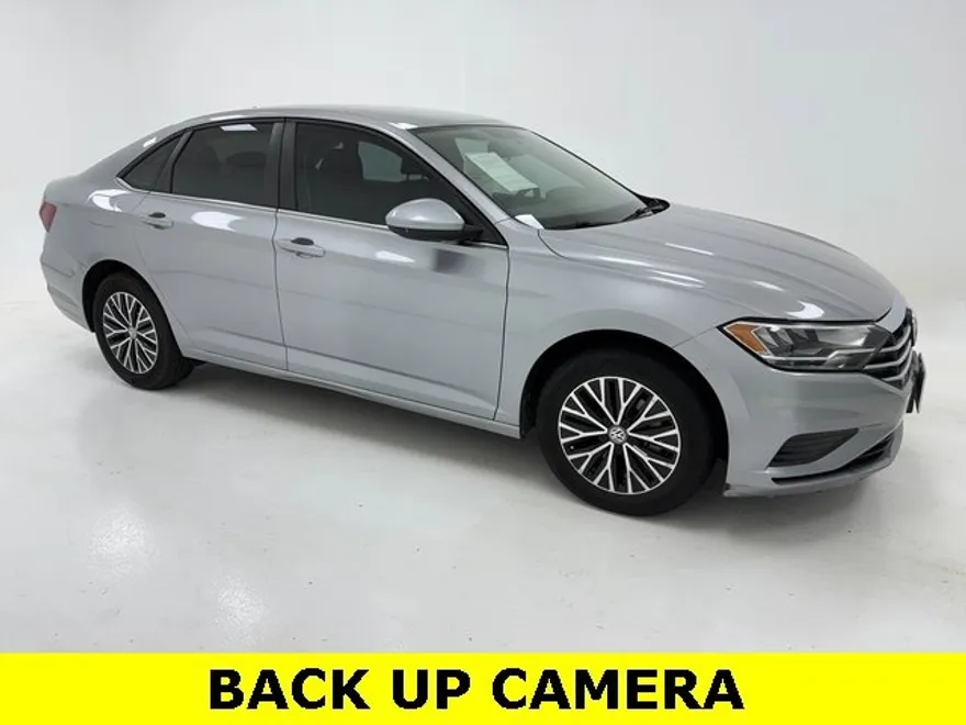 2021 Volkswagen Jetta R-Line photo 1
