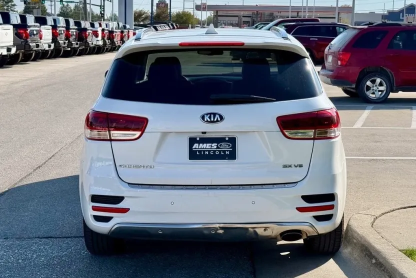 2017 Kia Sorento SX photo 1