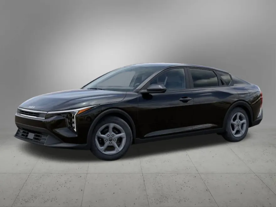 2025 Kia K4 LXS photo 1