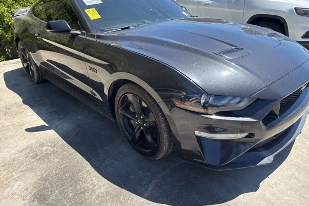 2022 Ford Mustang GT Premium photo 1