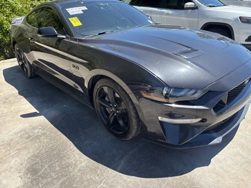 2022 Ford Mustang GT Premium photo 1