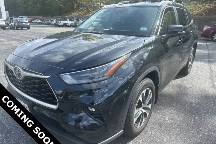 2023 Toyota Highlander XLE photo 1