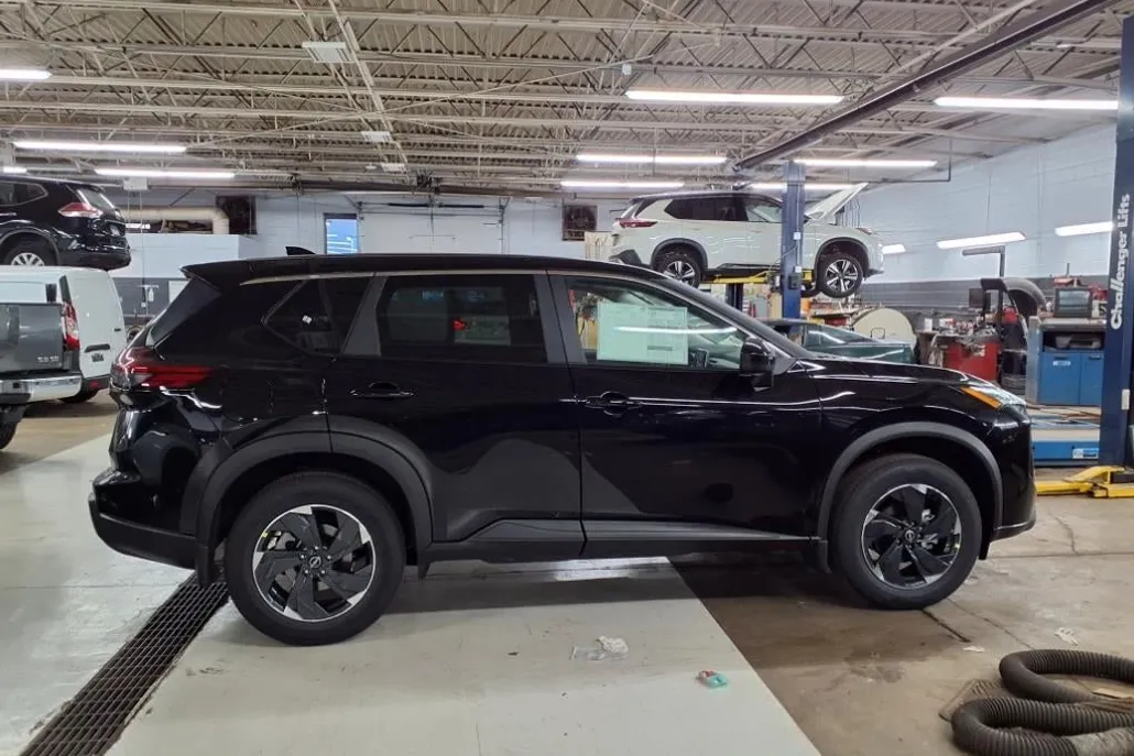 2026 Nissan Rogue SV photo 1