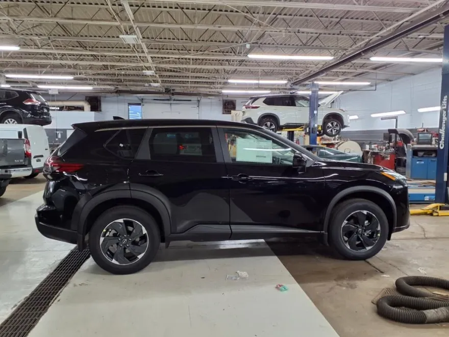 2026 Nissan Rogue SV photo 1
