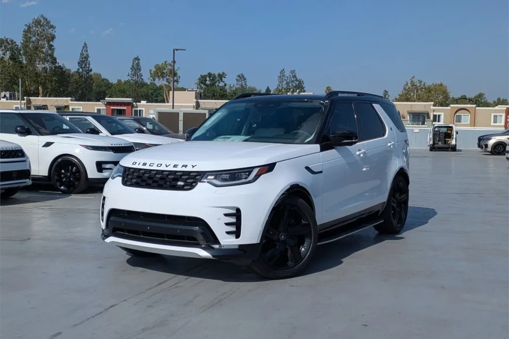 2025 Land Rover Discovery SE photo 1