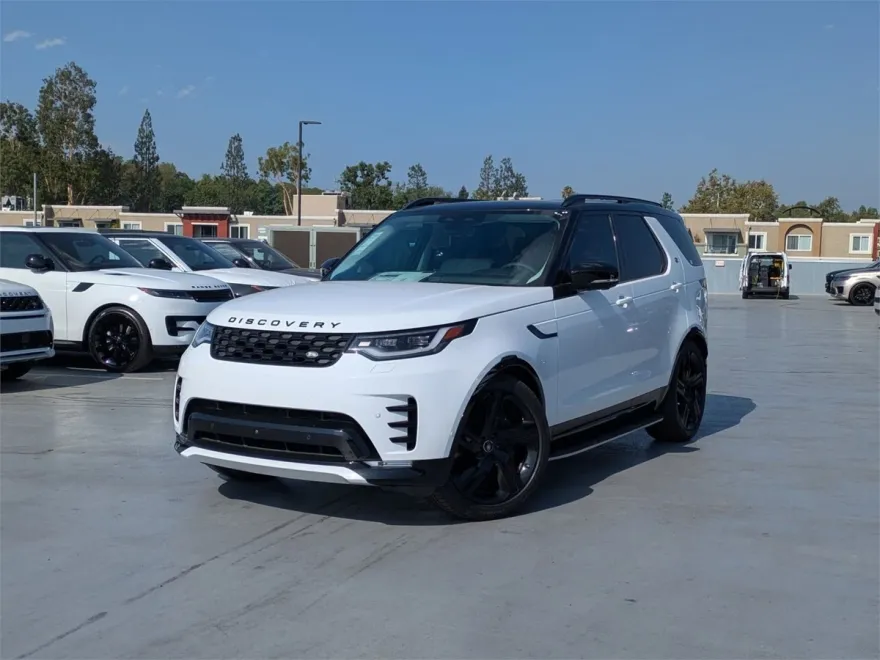 2025 Land Rover Discovery SE photo 1
