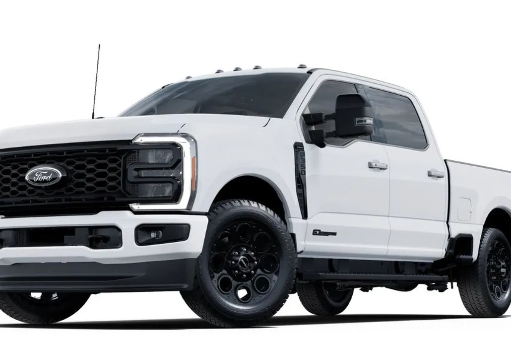2025 Ford F-350 Lariat photo 1