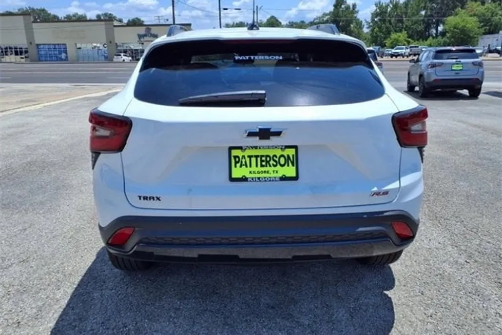 2025 Chevrolet Trax photo 1