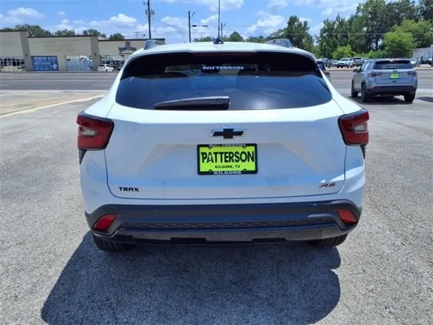 2025 Chevrolet Trax photo 1