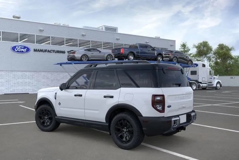 2025 Ford Bronco Sport Outer Banks photo 1