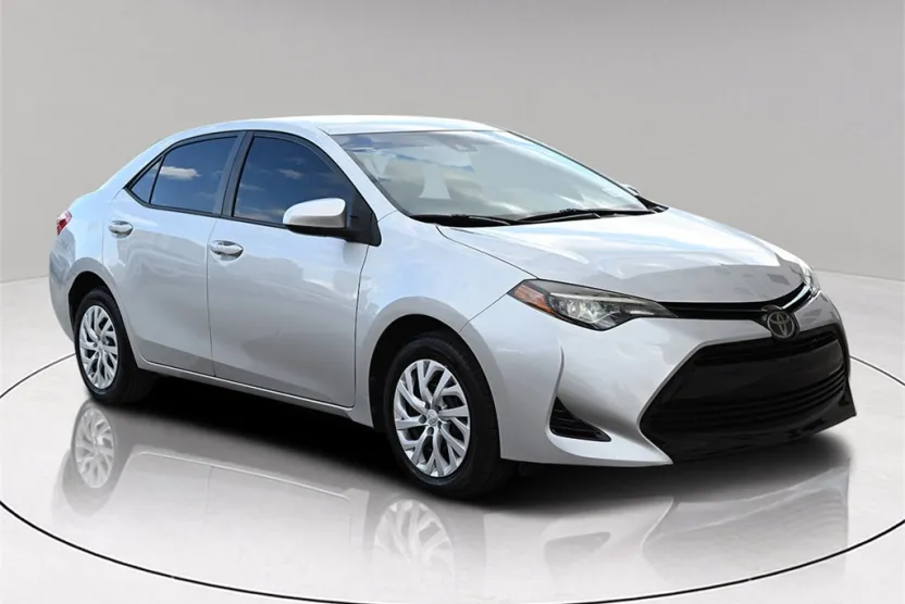 2019 Toyota Corolla L photo 1