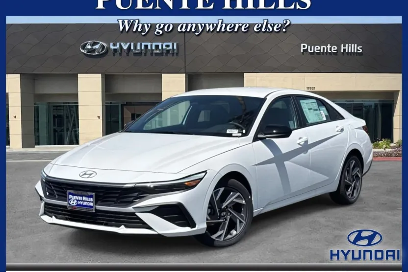 2025 Hyundai Elantra SEL Sport photo 1