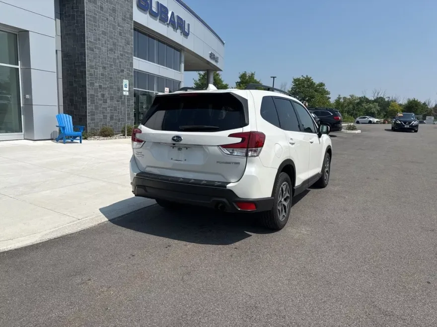 2020 Subaru Forester Premium photo 1