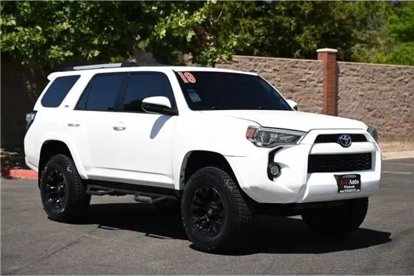 2019 Toyota 4Runner SR5 Premium Sport photo 1