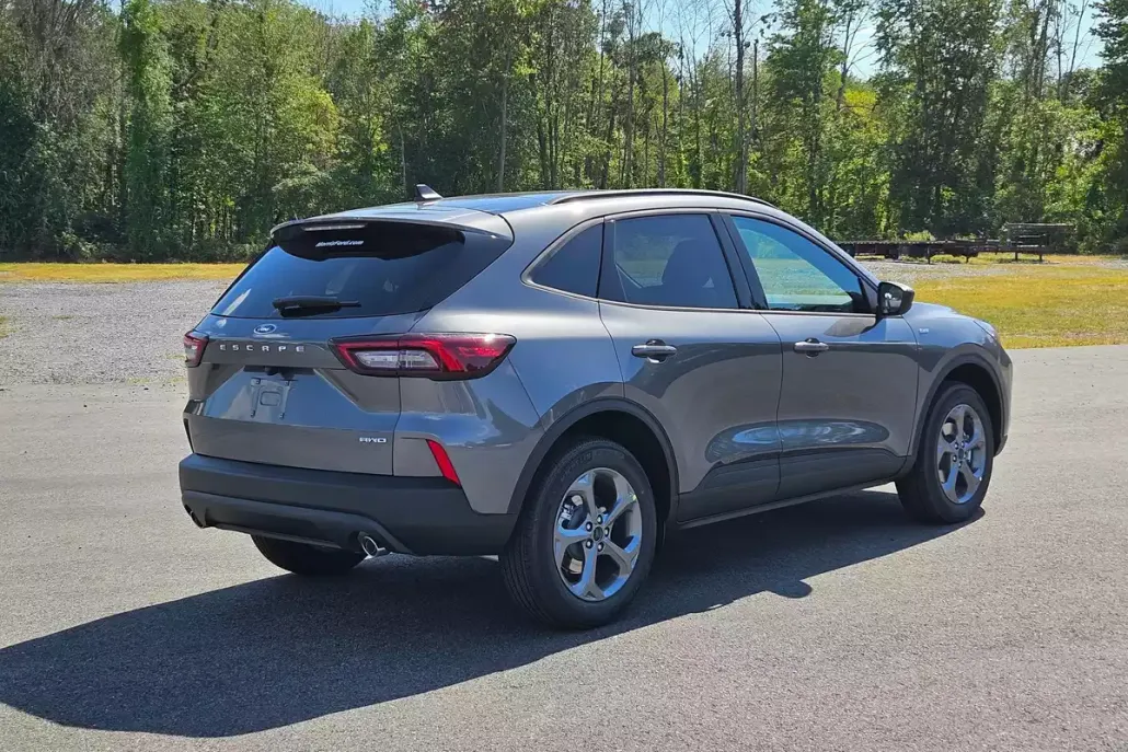 2025 Ford Escape ST-Line photo 1