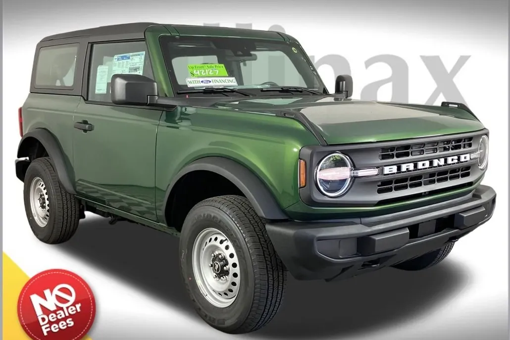 2025 Ford Bronco Base photo 1