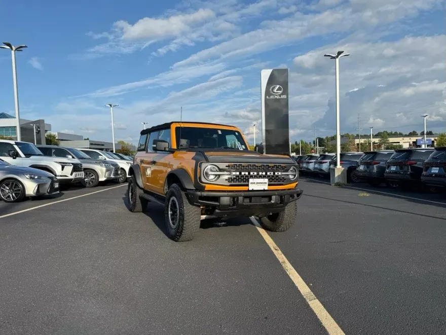 2022 Ford Bronco Badlands photo 1