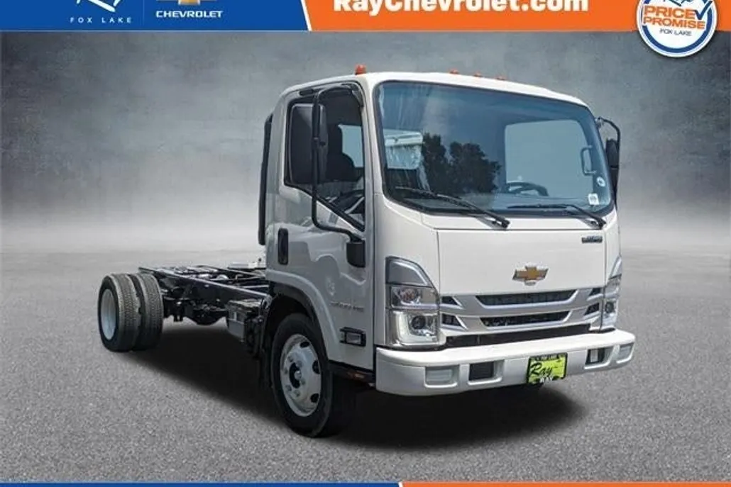 2025 Chevrolet Silverado 4500HD Base photo 1