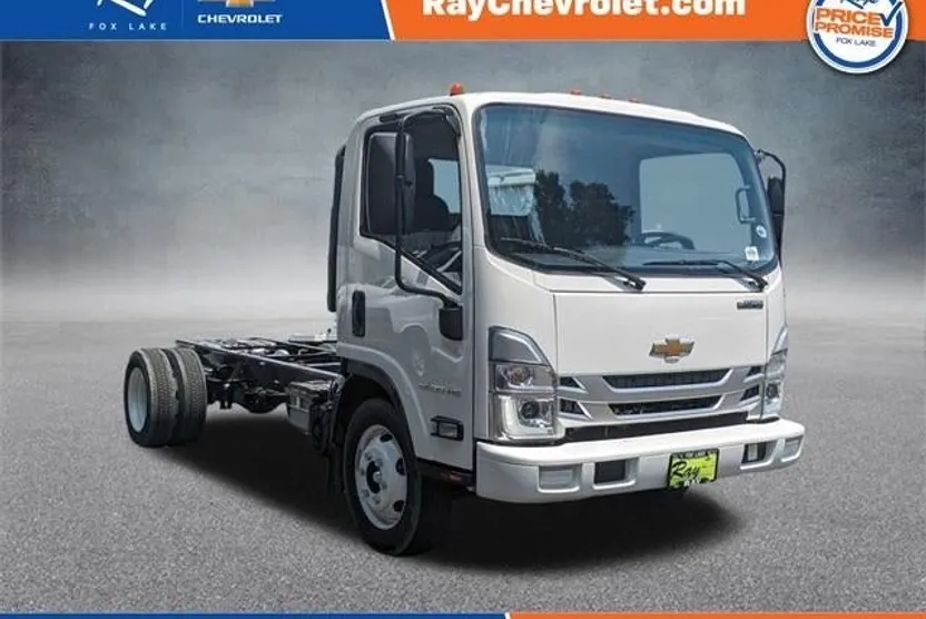 2025 Chevrolet Silverado 4500HD Base photo 1