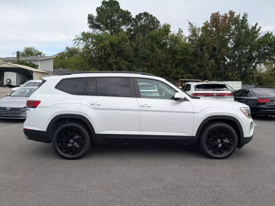 2026 Volkswagen Atlas SE Technology photo 1
