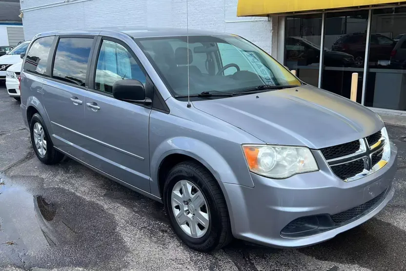 2013 Dodge Grand Caravan SE photo 1