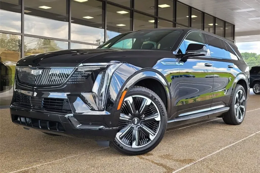 2025 Cadillac Escalade IQ Sport photo 1