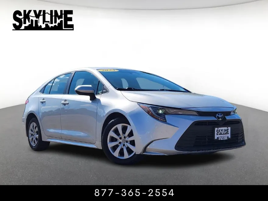 2023 Toyota Corolla LE photo 1