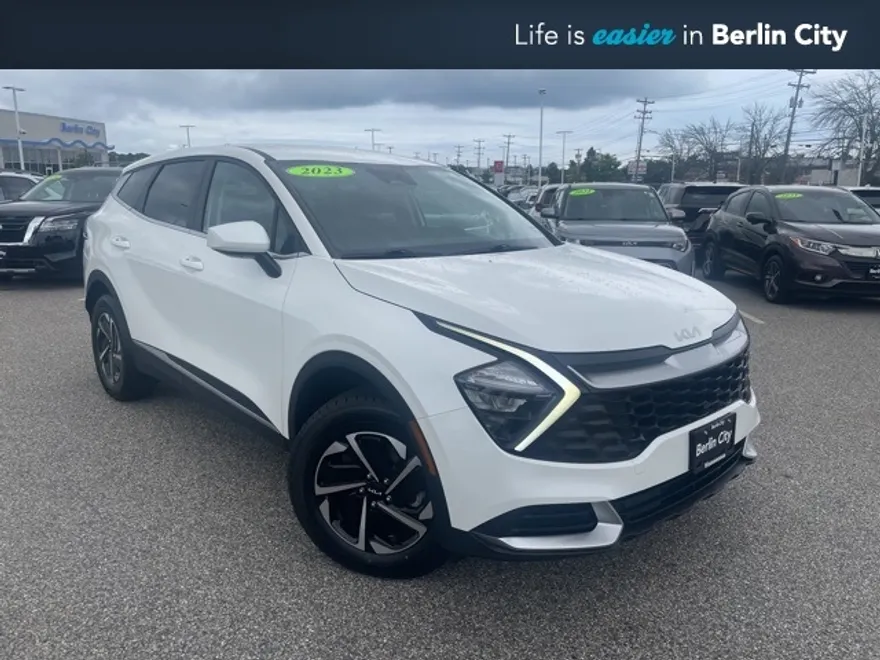 2023 Kia Sportage Hybrid LX photo 1