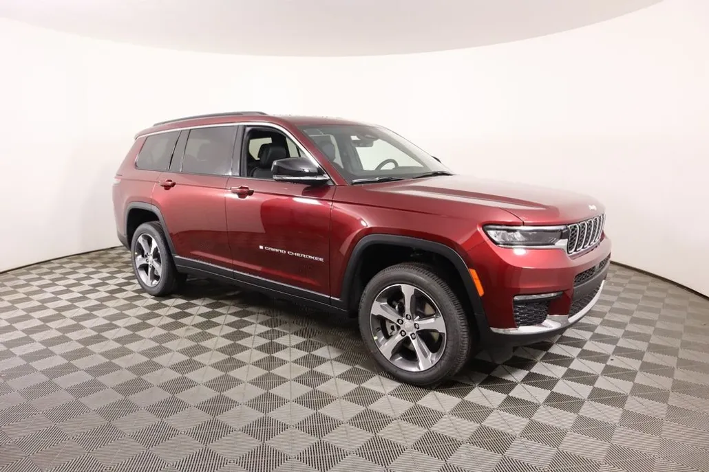 2025 Jeep Grand Cherokee Limited photo 1